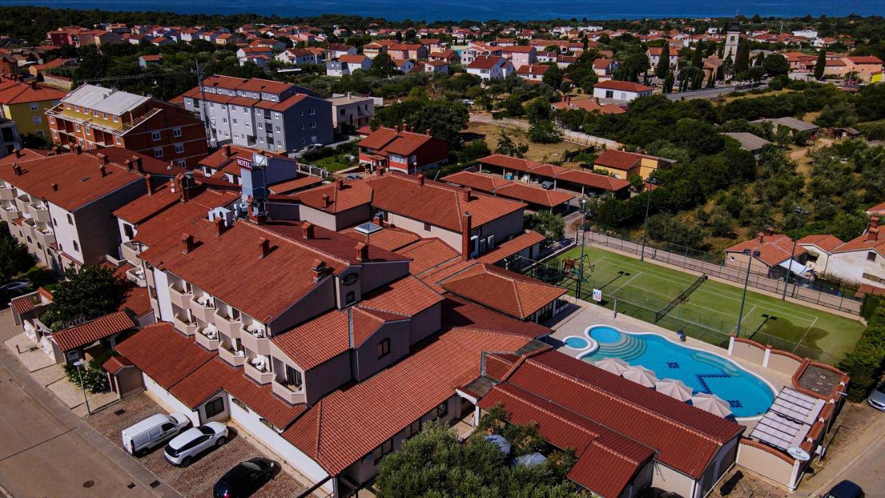 Hotel Villa Letan Fazana Exterior photo